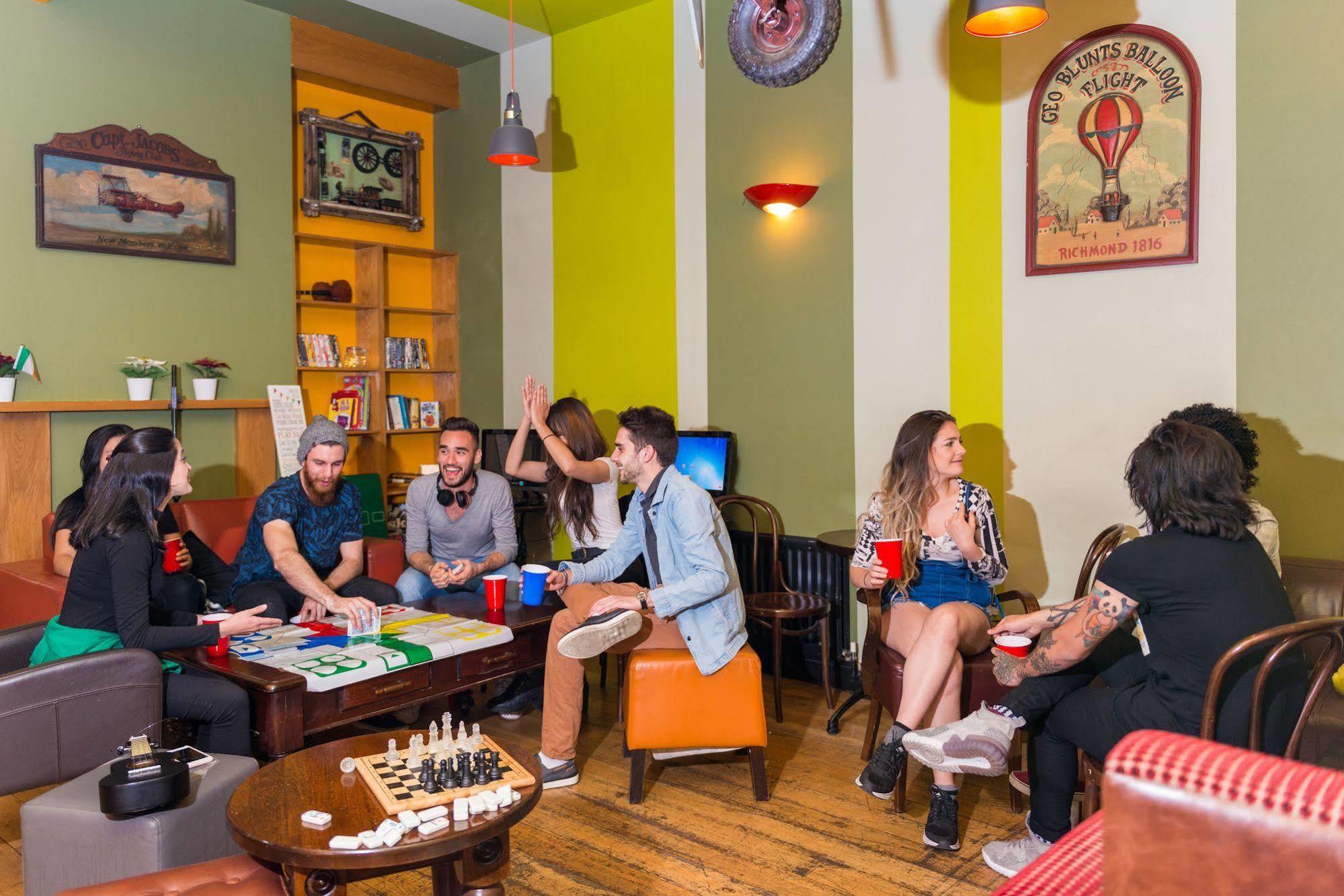Sky Backpackers Vandrerhjem Dublin Eksteriør bilde